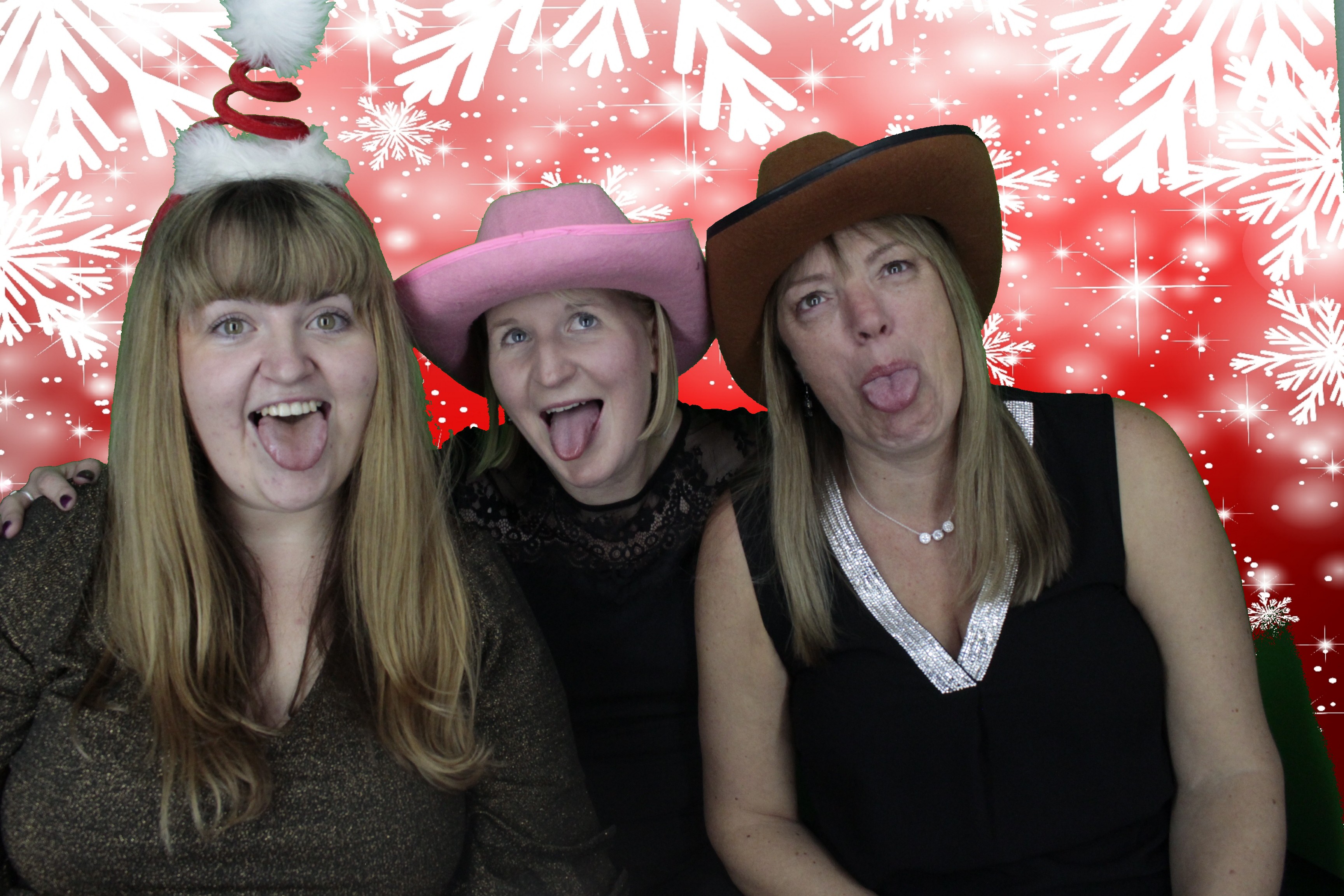 Kuoni Travel Christmas Party | View more photos from the event at gallery.myphotoboothexperience.co.uk/u/MyPhotoBoothExperienceLtd/Kuoni-Travel-Christmas-Party